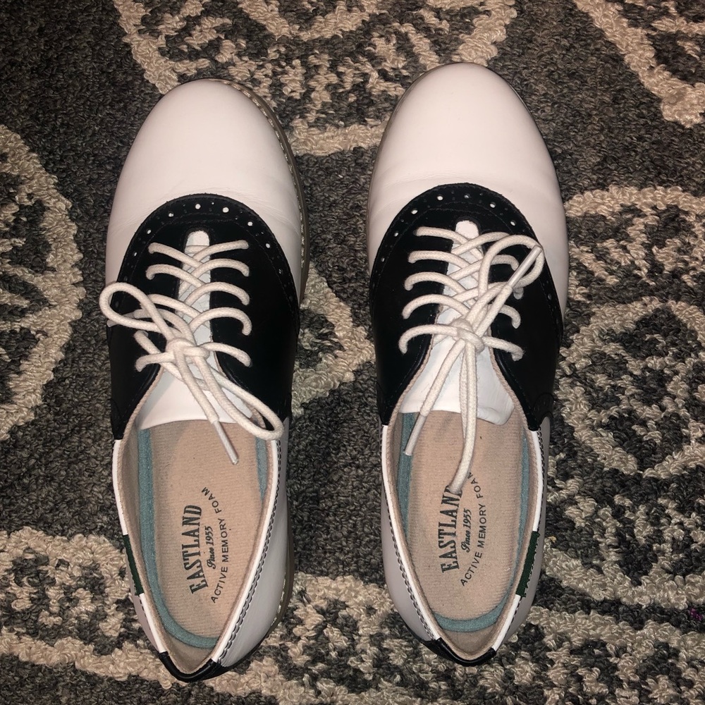 Eastland Sadie Oxfords with Active Memory Foam